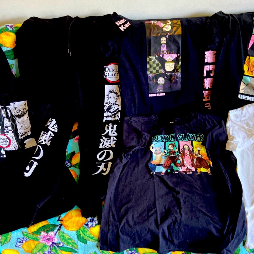 Demon Slayer 4 tees, Sweatshirt,Sweat pants sz L and XL Uni-sex